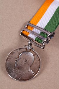 Swivel medal suspender